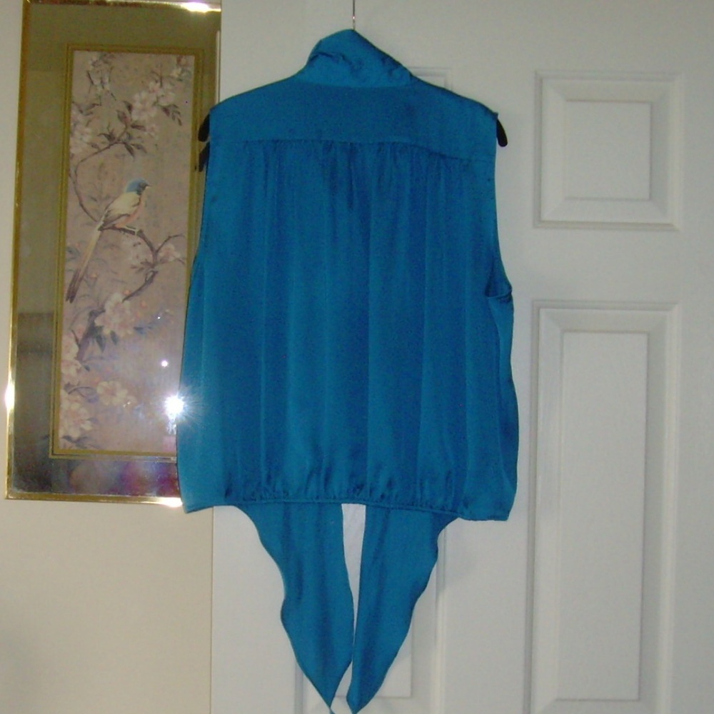 VINCE CAMUTO Silk Tie Front Blouse - XL - Picture 6 of 10